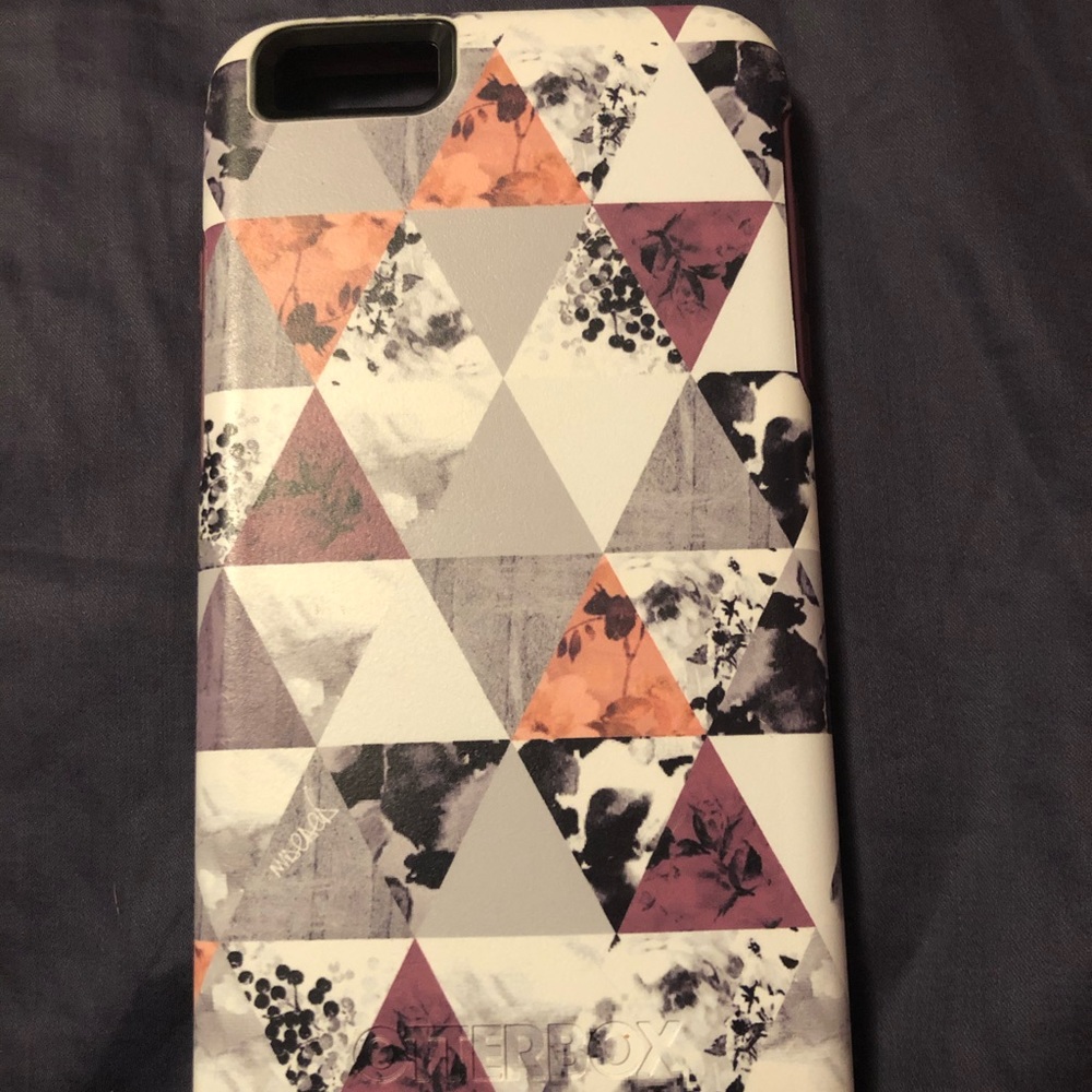 Super cute iPhone 6/7 plus otter box case